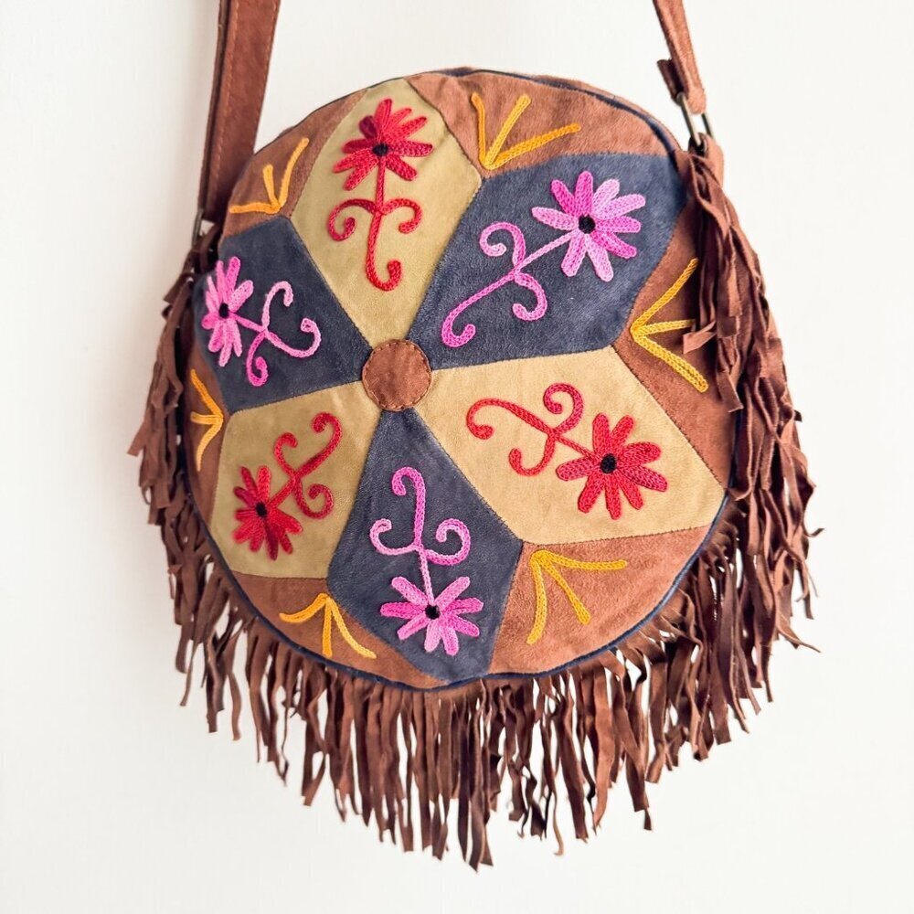 Vintage Patchwork Deerskin Round Crossbody w fringe - Picture 7 of 9